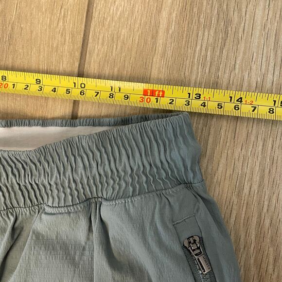Athleta Trekkie Straight Crop Pants Size 8 Gray Nylon Stretch Hiking Travel - Picture 6 of 10